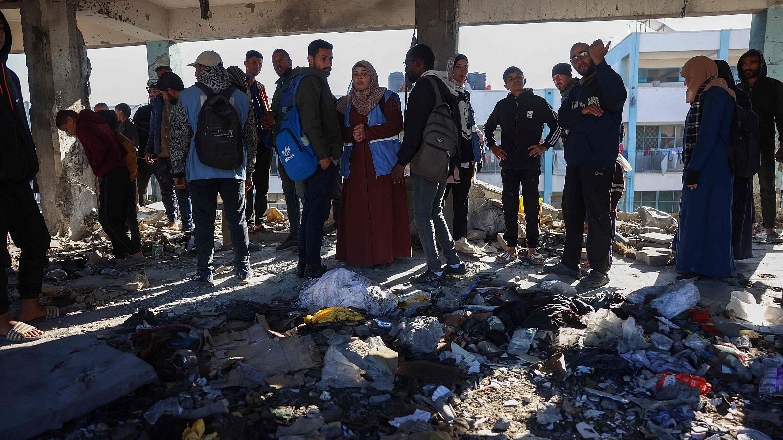 Ataque israelí a la escuela Ahmed Abdel Aziz, en Jan Yunis donde al menos 20 palestinos han sido asesinados