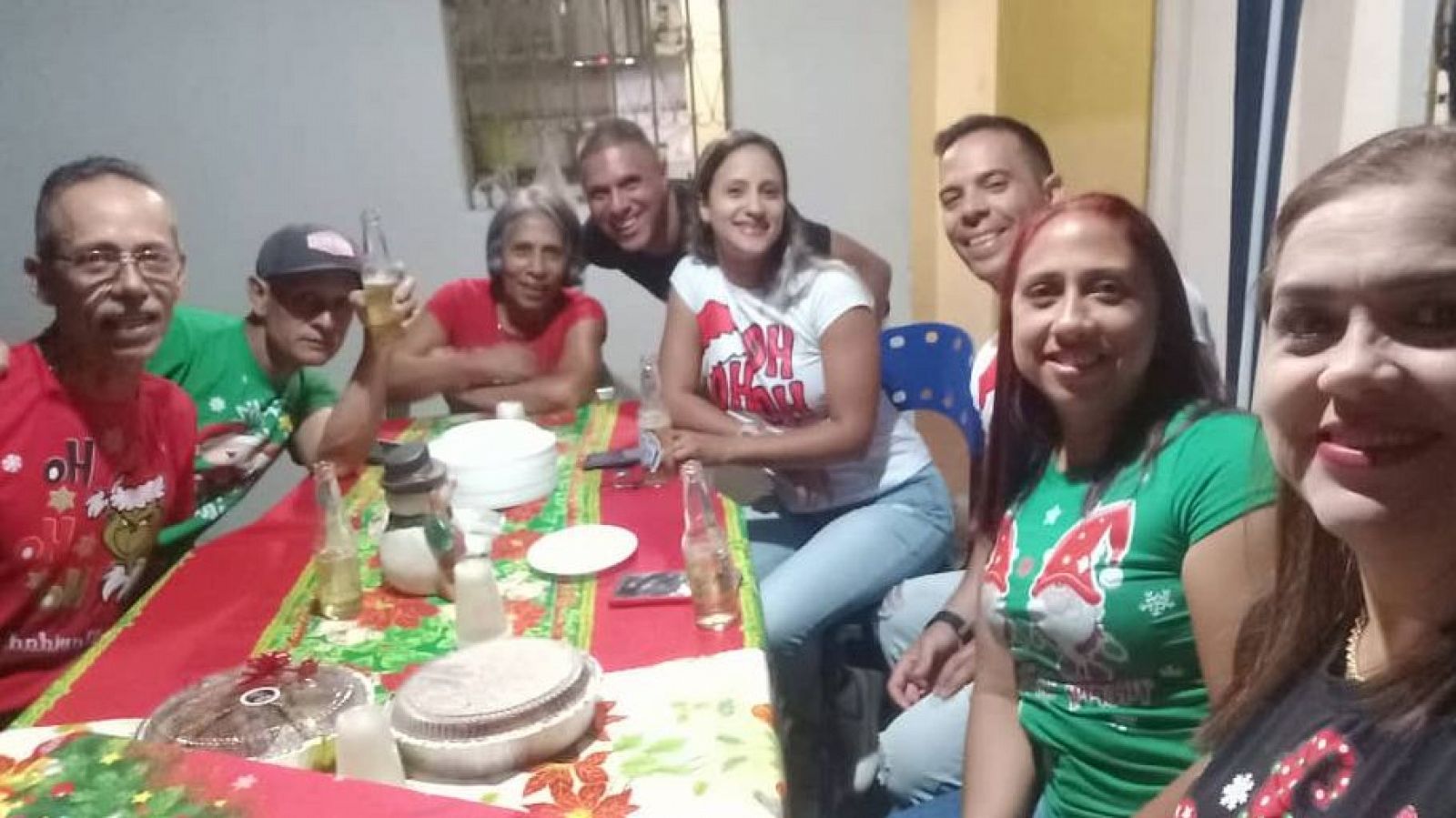 La familia de María celebrando la navidad en Venezuela