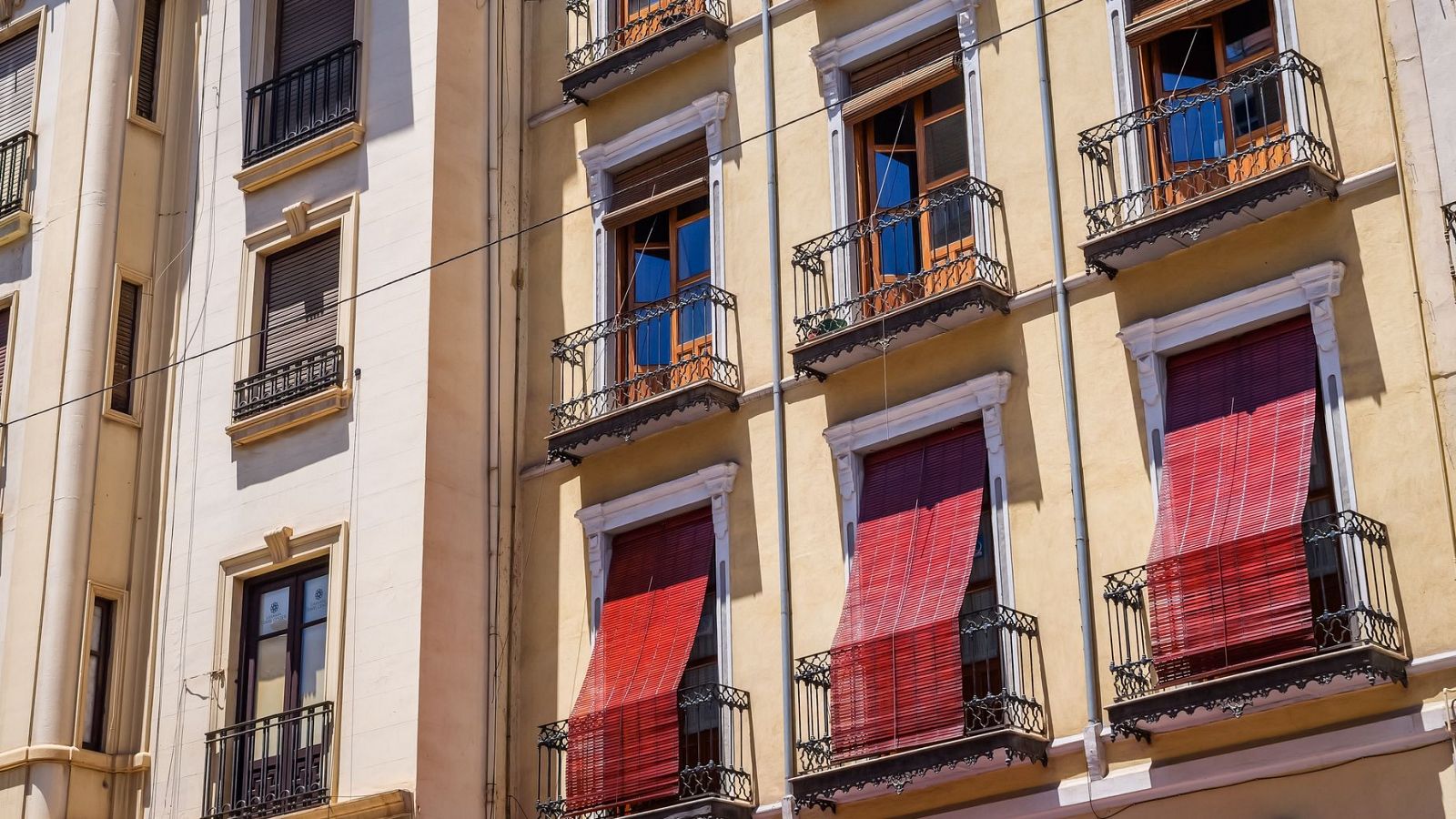 El Congreso aprueba limitar los alquileres de temporada con el apoyo de Junts