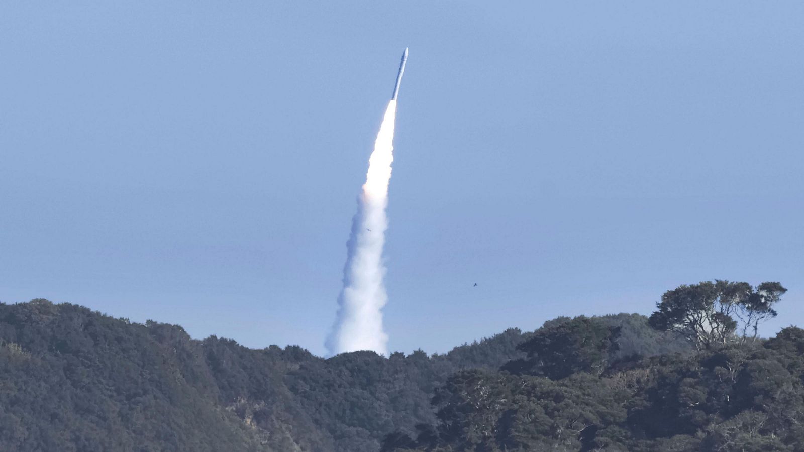 El cohete Kairós II de Space One durante su despegue desde la ciudad de Kushimoto, Japón