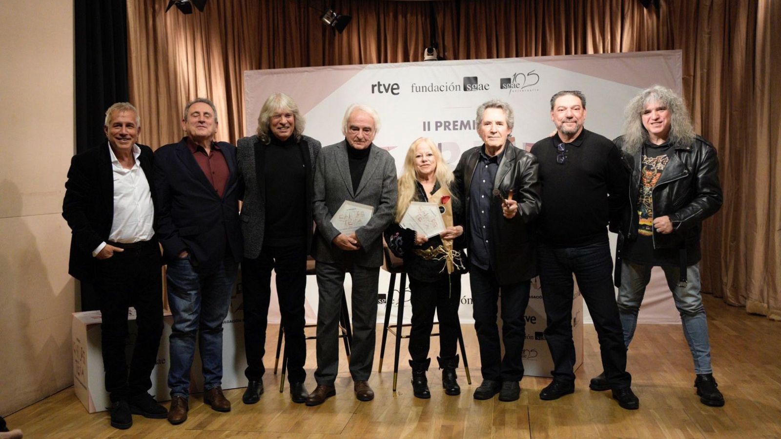 Foto de familia de la entrega del II Premio Carlos Tena de RTVE y SGAE - Sergio Albert / Fundación SGAE