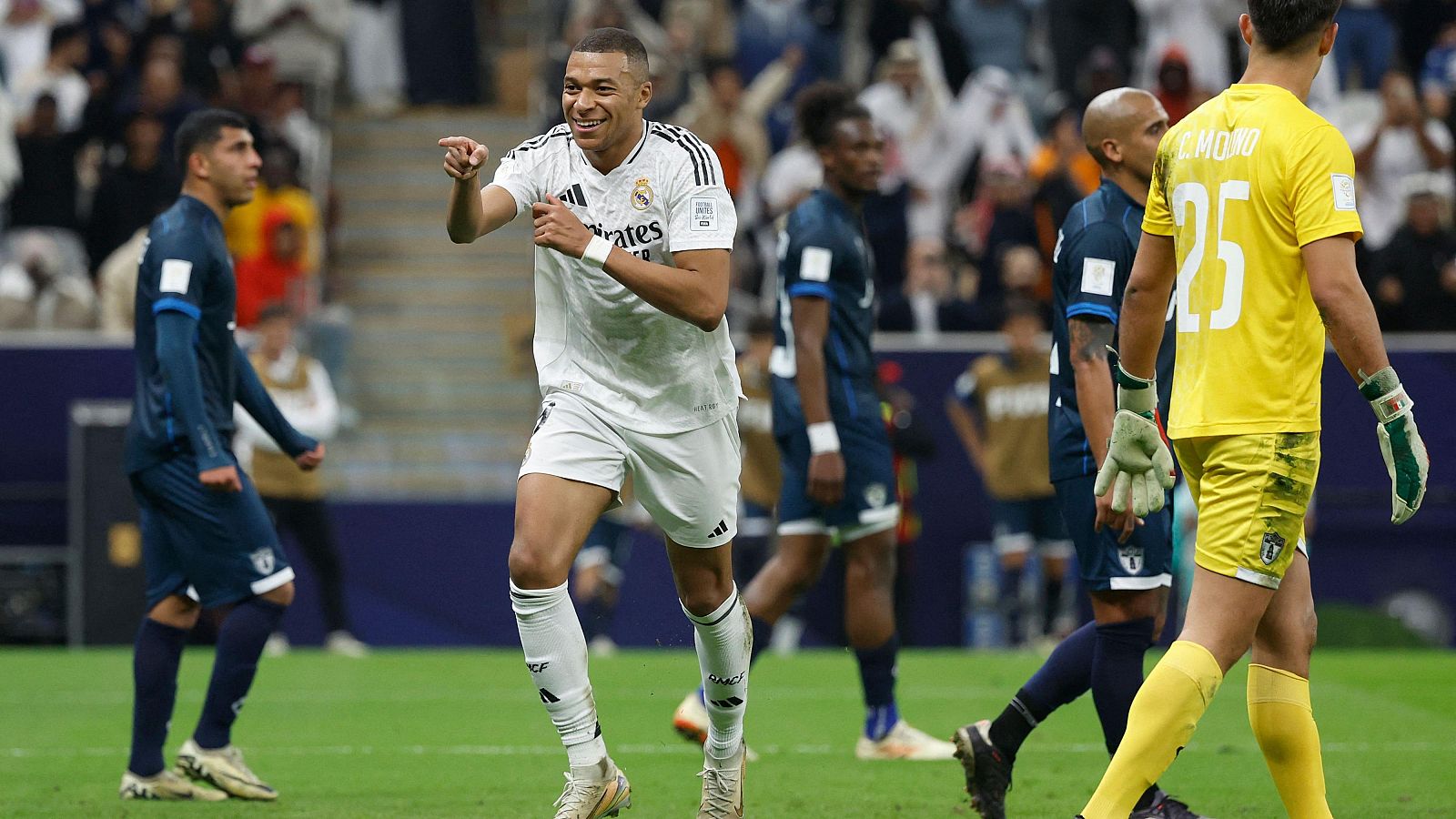 Mbappé celebra el 1 - 0