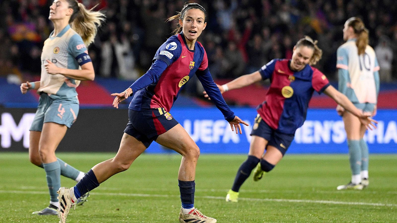 Aitana Bonmatí celebra un gol en el Barcelona - Manchester City de Champions femenina