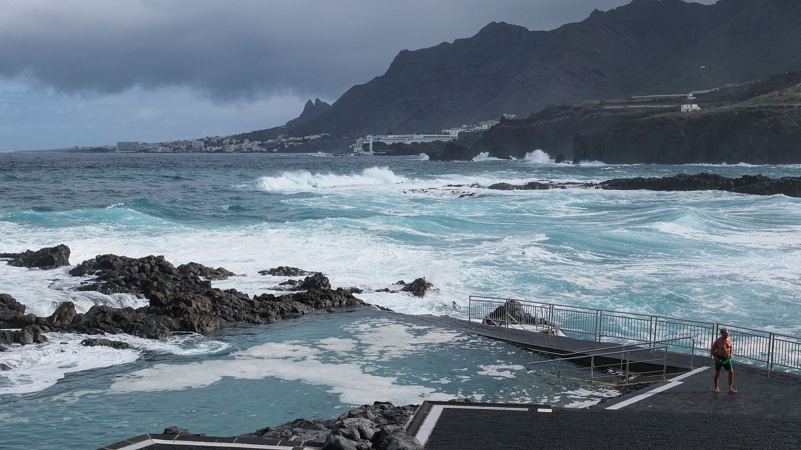 En la imagen, oleaje en la costa de La Laguna, Canarias