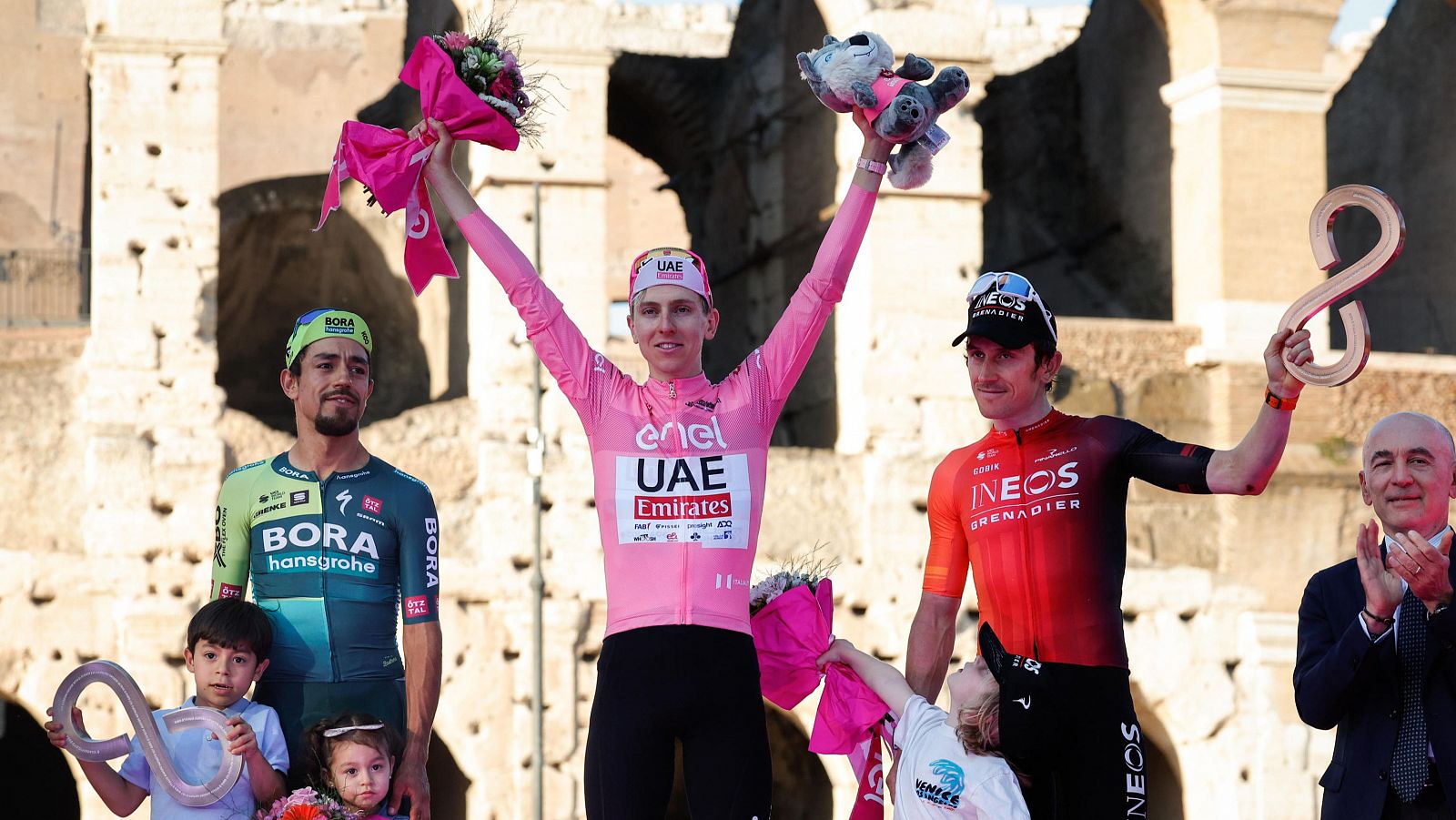 Podio final del Giro de Italia 2024