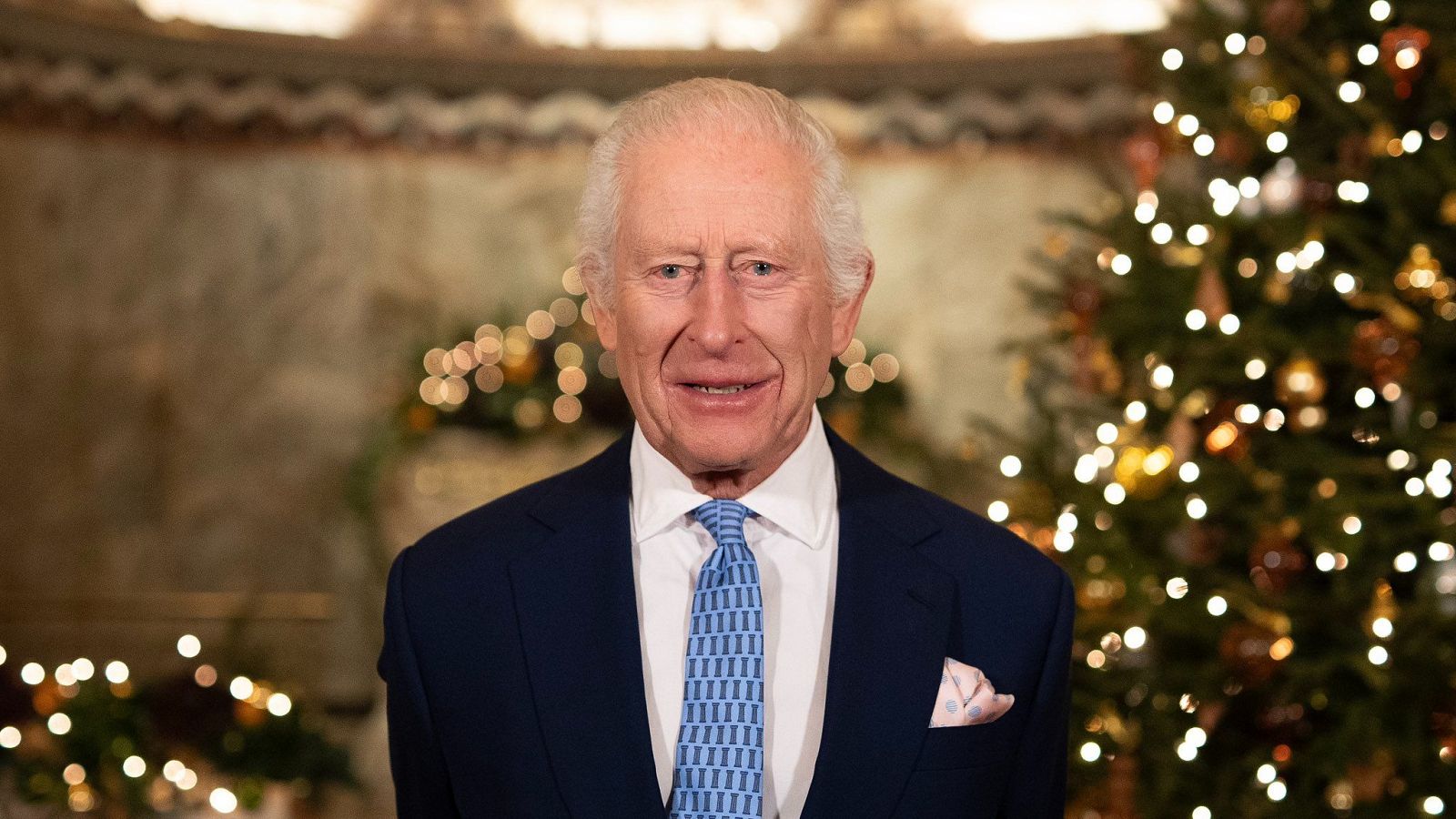 El Rey Carlos III de Inglaterra ha agradecido el trato médico recibido y ha deseado la paz en su mensaje navideño