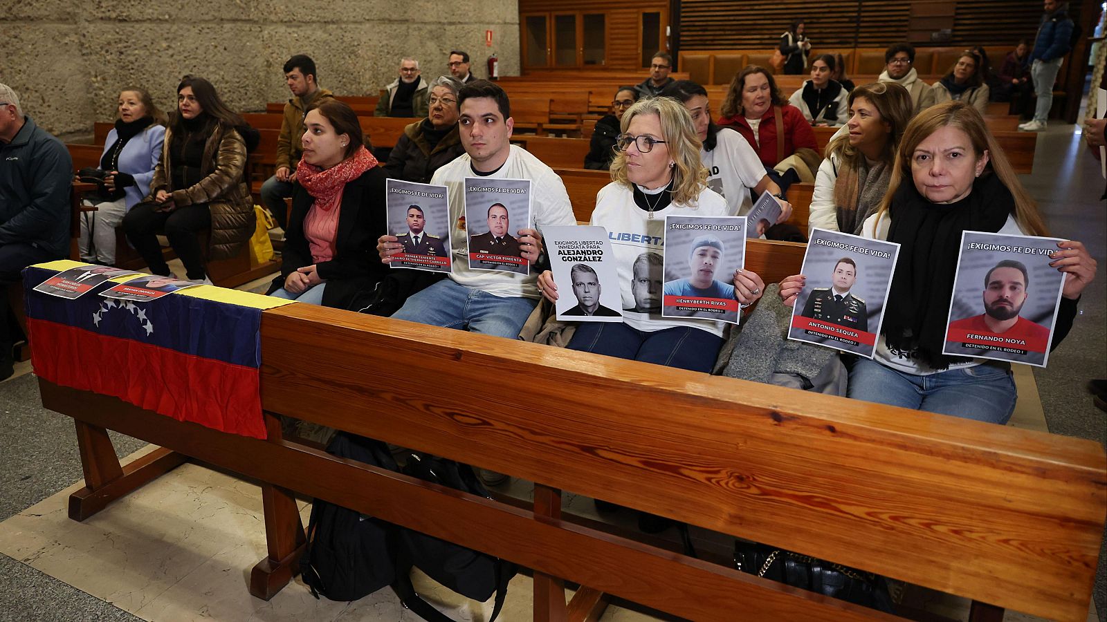 Vigilia por los presos políticos en Venezuela organizada en la Parroquia de Santa Elena en Madrid