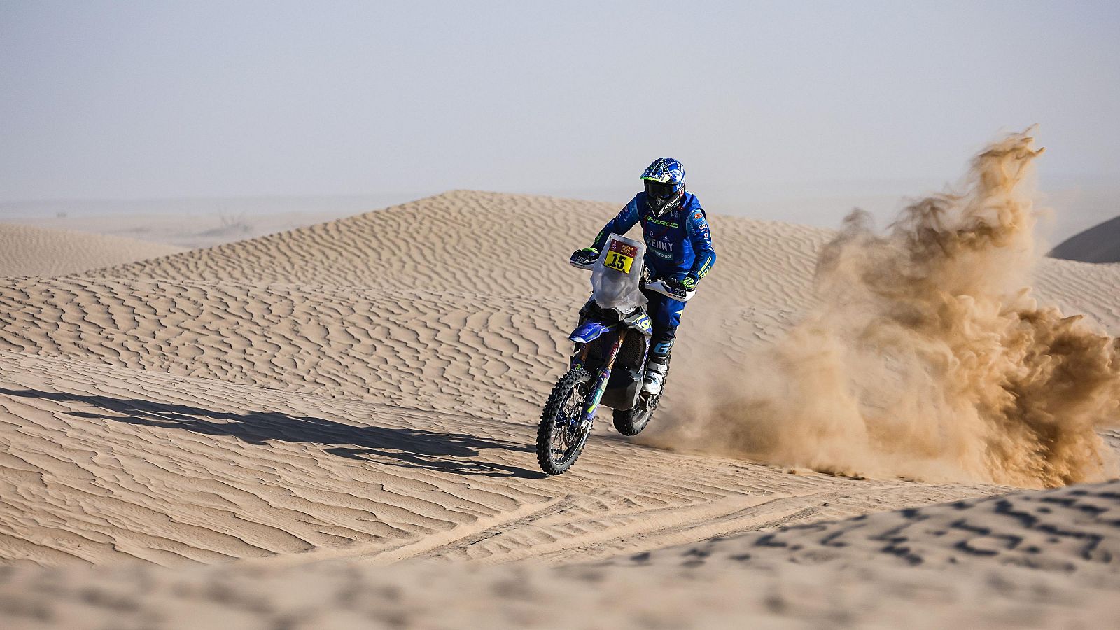 Lorenzo Santolino logra la victoria en motos en la etapa 3 del Dakar 2025