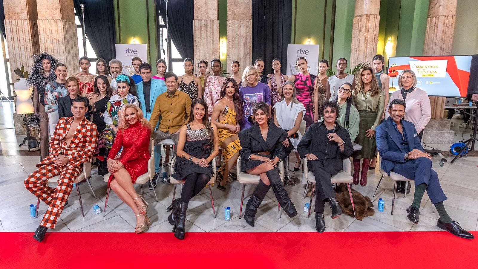 Presentación de 'Maestros de la costura celebrity' en el Círculo de Bellas Artes de Madrid