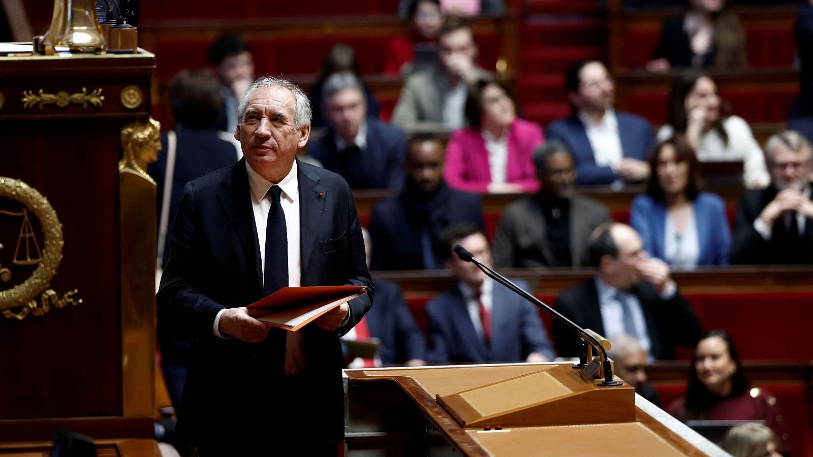 El primer ministro francés, Fançois Bayrou, presenta su programa de Gobierno