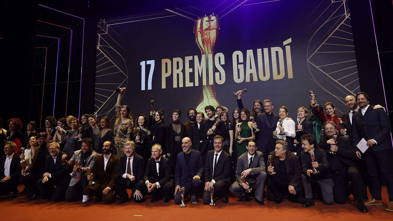 Foto de família dels premiats a la 17a edició dels Premis Gaudí