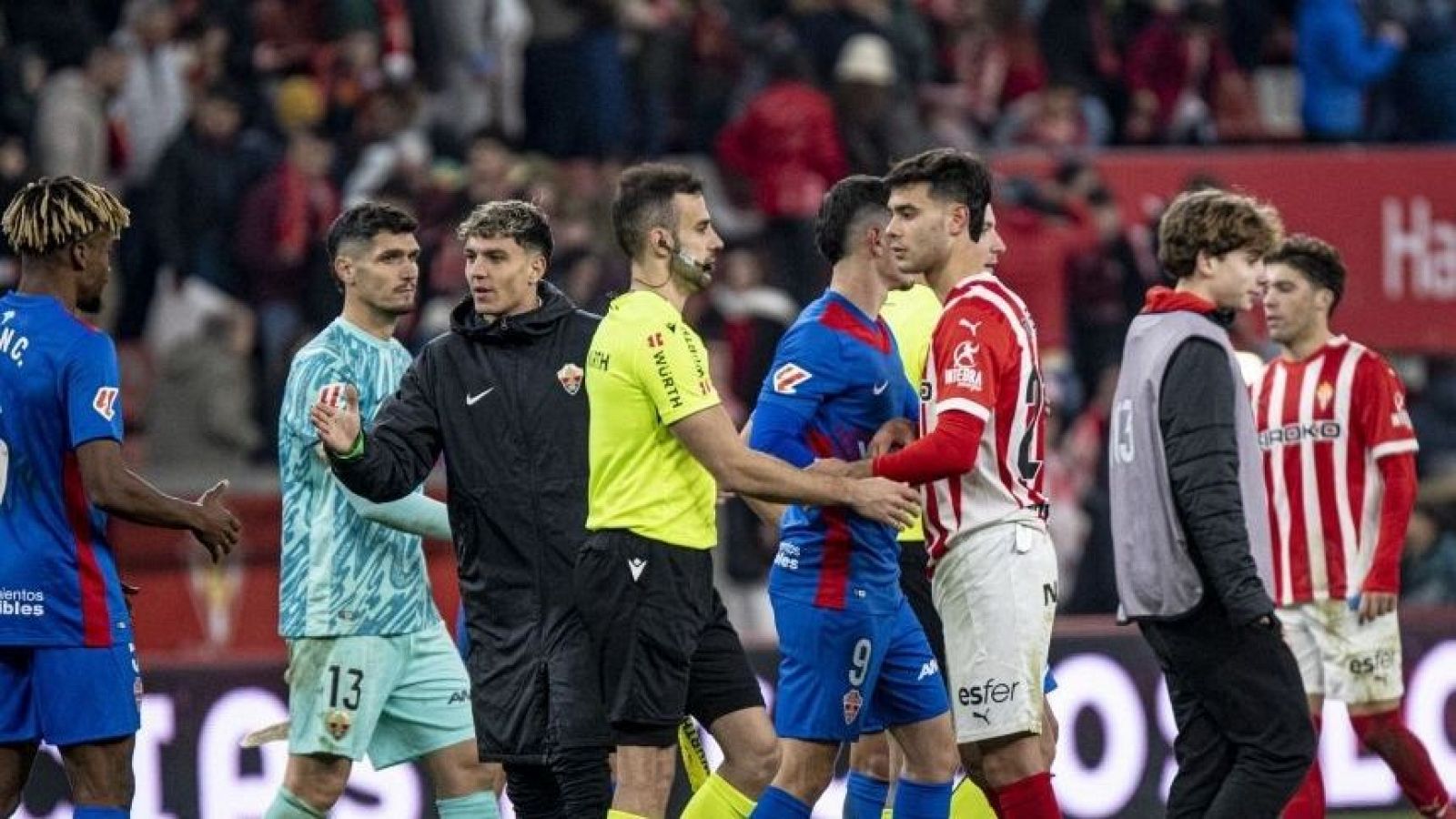 El Sporting expulsará a un aficionado tras insultos racistas a Diaby