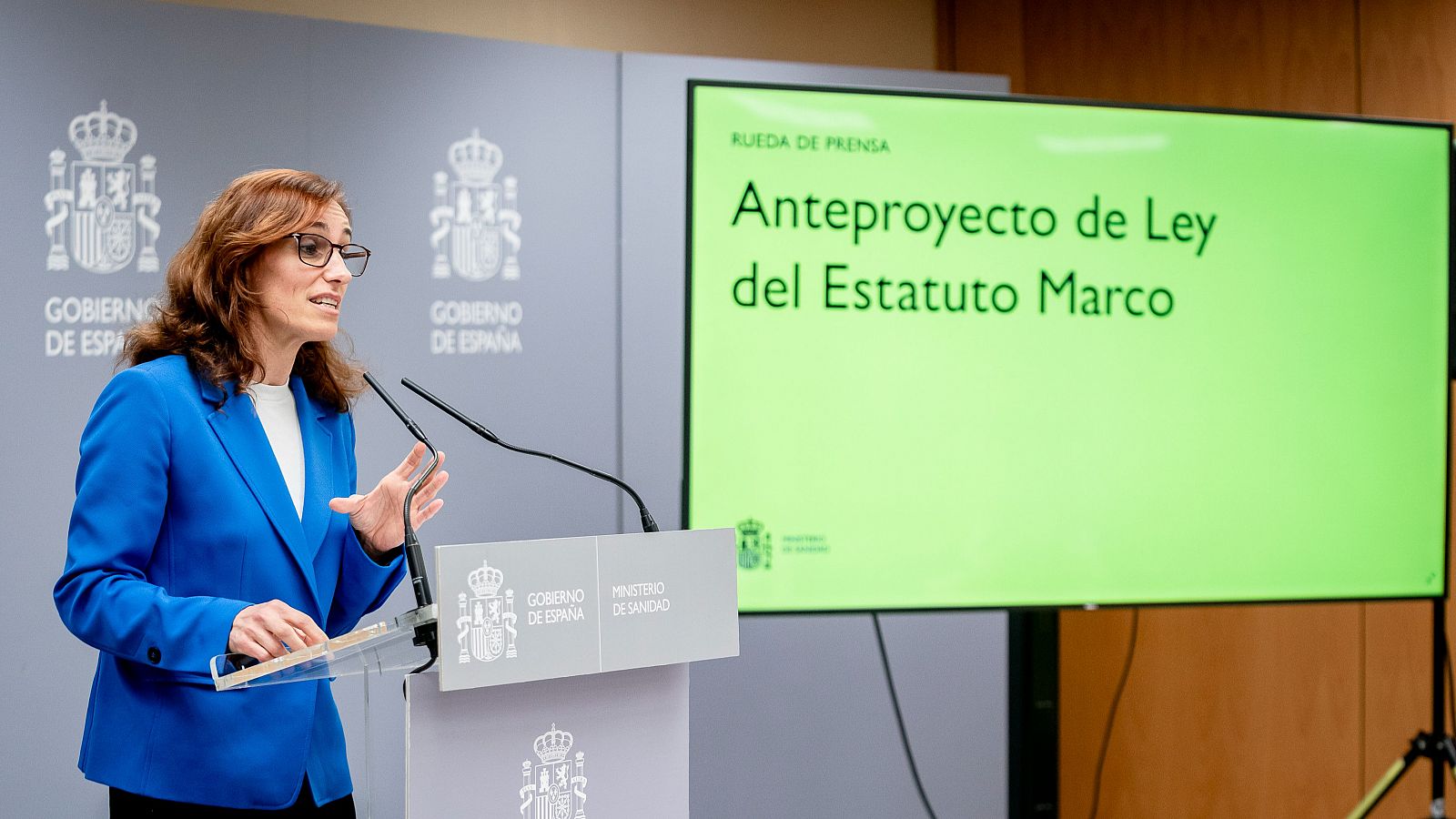 Mónica García tras la reunión del ámbito para abordar el Anteproyecto de Ley del Estatuto Marco, en la sede del Ministerio