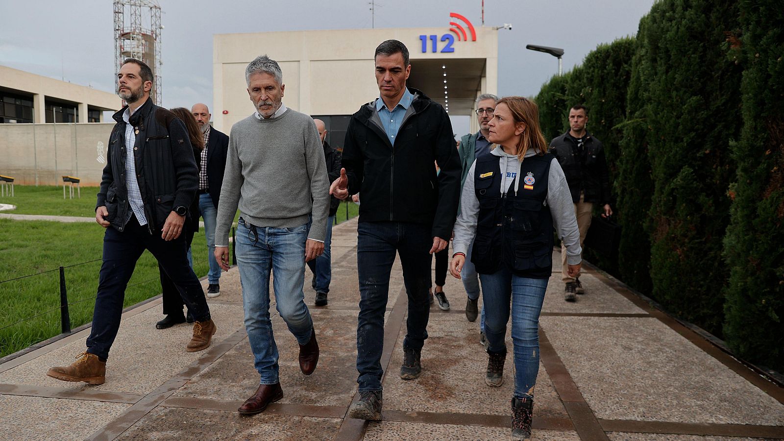 Pedro Sánchez durante su visita al Centro de Emergencias de Valencia