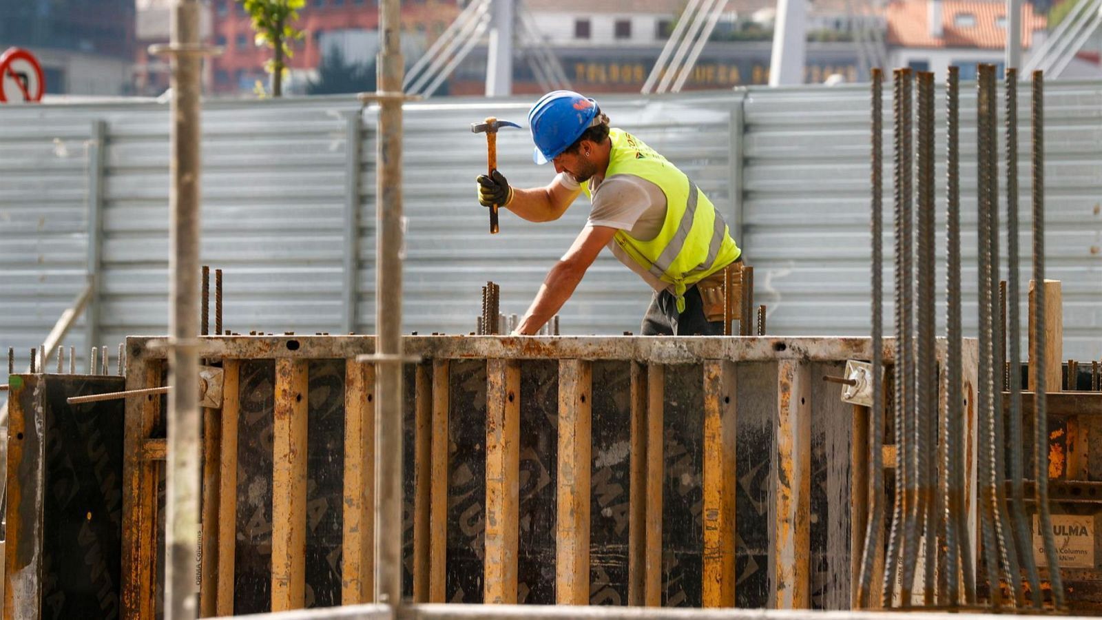 Trabajo asegura que las nuevas contrataciones deberán respetar el SMI de 2024 pese a la derogación en el Congreso