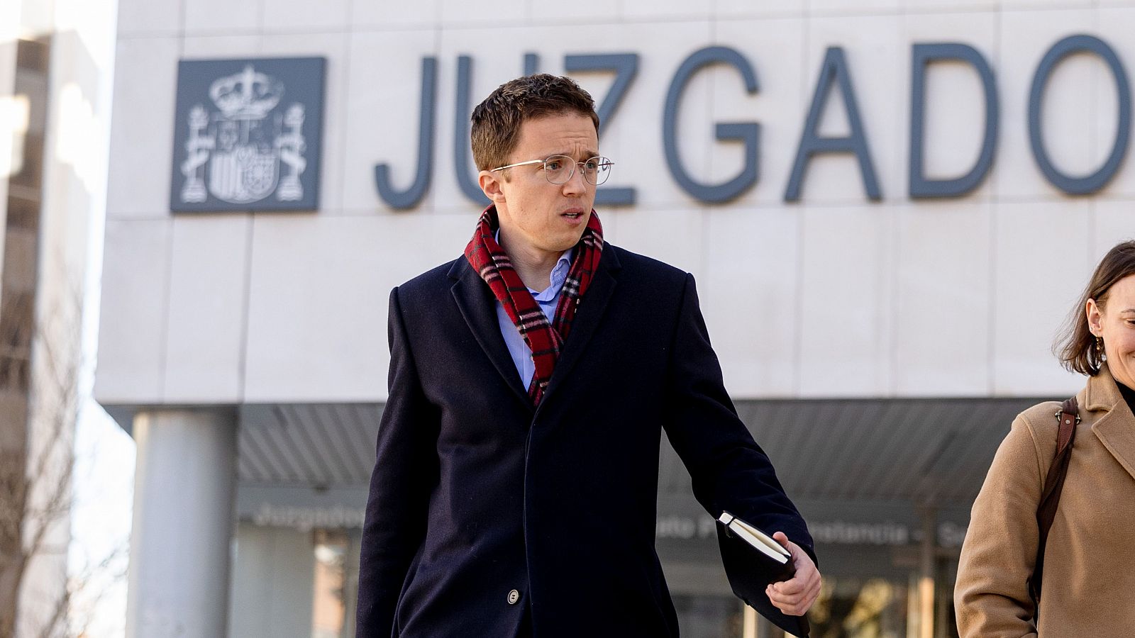 Errejón a su salida de los juzgados tras declarar como presunto autor de la agresión sexual denunciada por Mouliaá