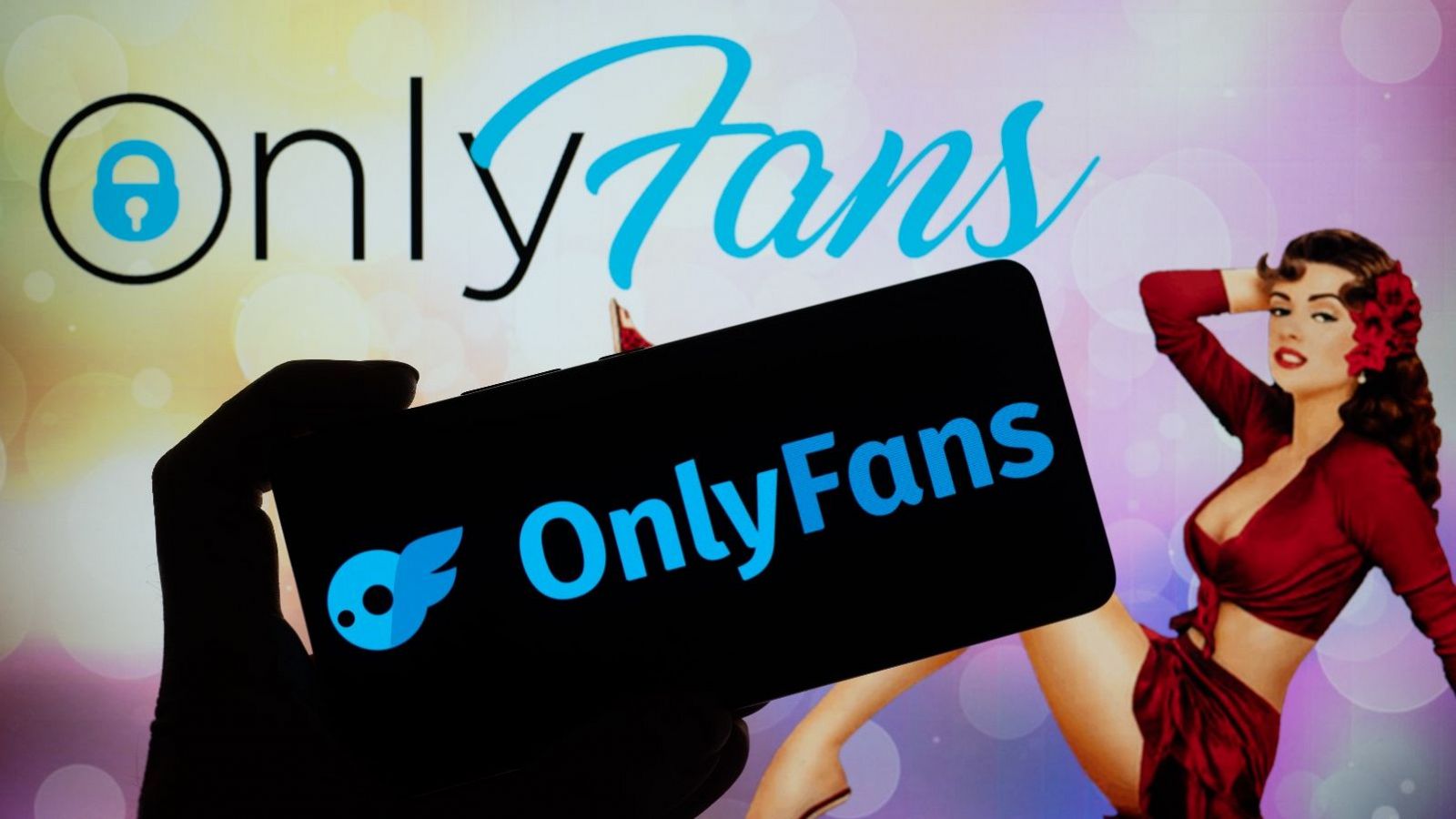 Mano sujetando móvil con la app OnlyFans abierta.  Logo con candado visible. Fondo pastel con ilustración pin-up femenina.