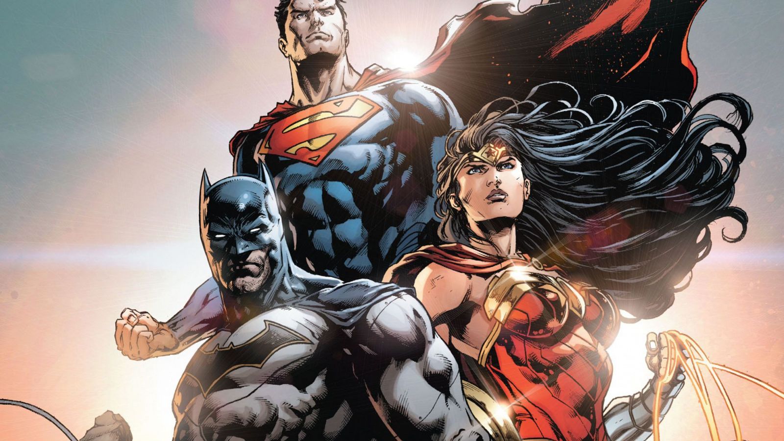 Tres superhéroes clásicos en poses dinámicas: Batman con traje oscuro, Superman con traje azul y rojo, y Wonder Woman con su distintivo atuendo.