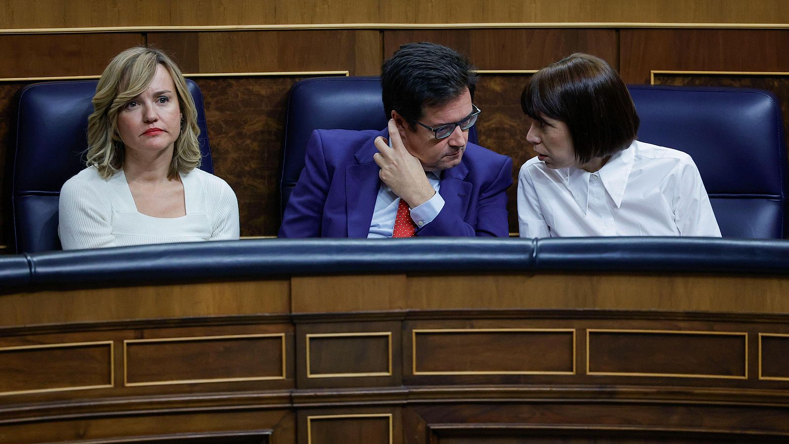 La ministra de Ciencia, Diana Morant, y el ministro de Transformación Digital, Óscar López en una imagen en el Congreso acompañados de la ministra Pilar Alegría (izquierda)