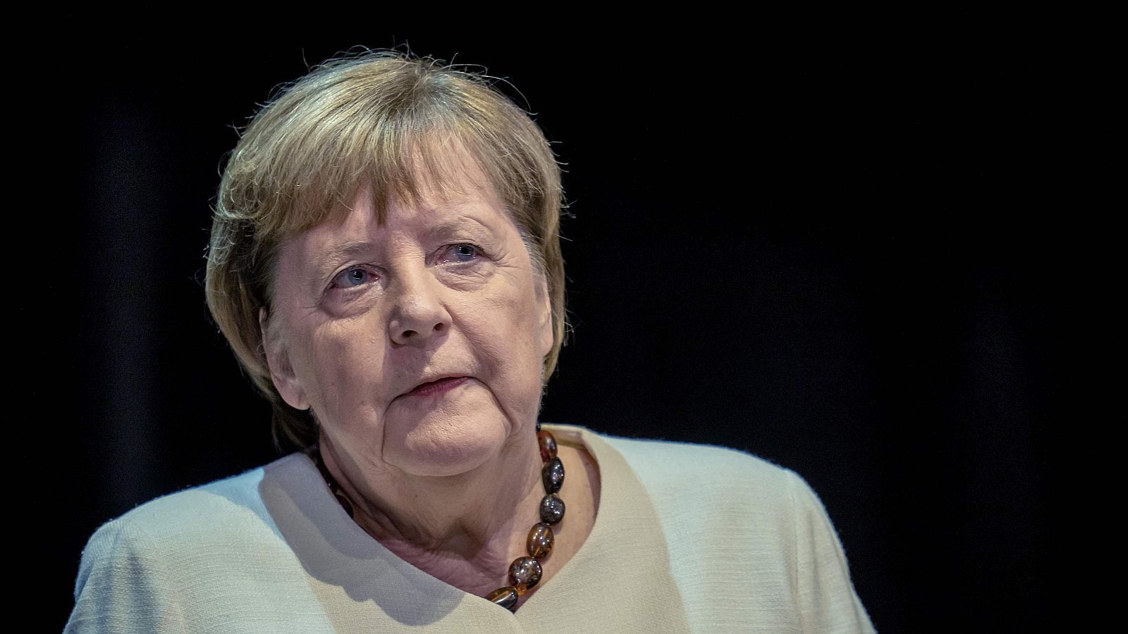 Merkel critica que el líder de la CDU haya tolerado el apoyo de la ultraderecha para aprobar una resolución migratoria