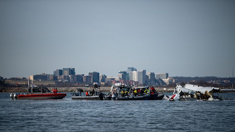 El helicóptero implicado en el accidente aéreo de Washington volaba a máxima altura