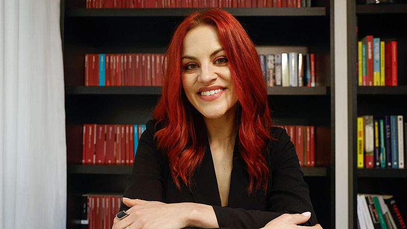 La investigadora del Centro Nacional de Investigaciones Oncológicas (CNIO) y astronautas de reserva en la Agencia Espacial Europea (ESA), Sara García Alonso, durante una entrevista.