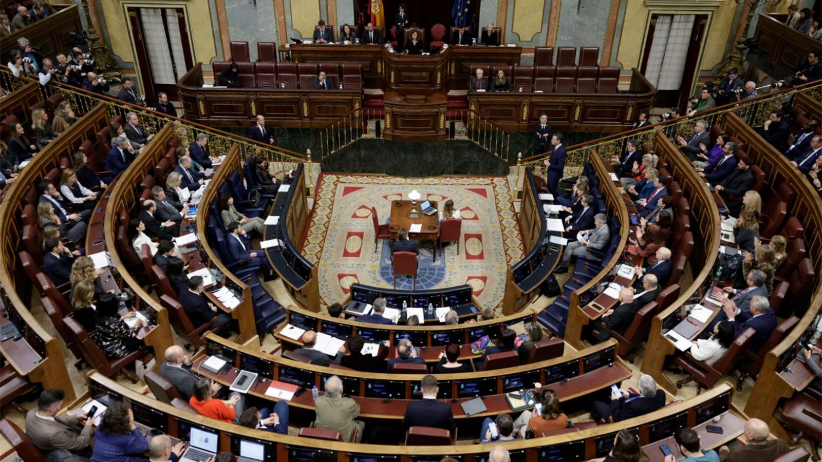 El Congreso aprueba la subida de las pensiones y las ayudas al transporte del decreto ómnibus con el 'sí' del PP y Junts