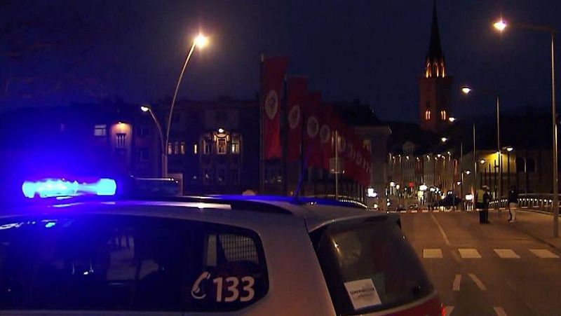 Un adolescente de 14 años es asesinado y cuatro personas resultan heridas en un ataque con cuchillo en Austria