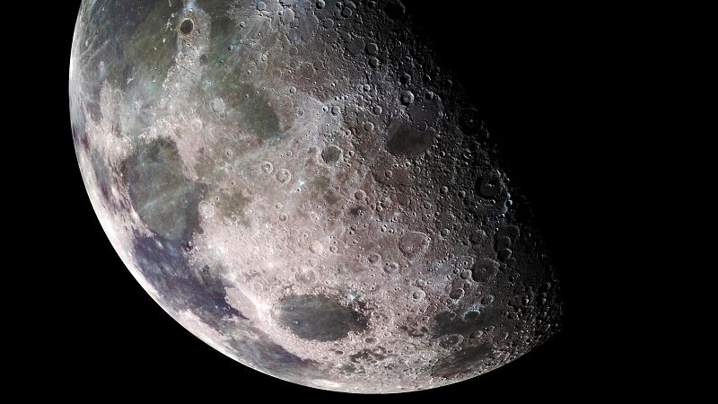 La inteligencia artificial descubre un mar oculto en la luna.