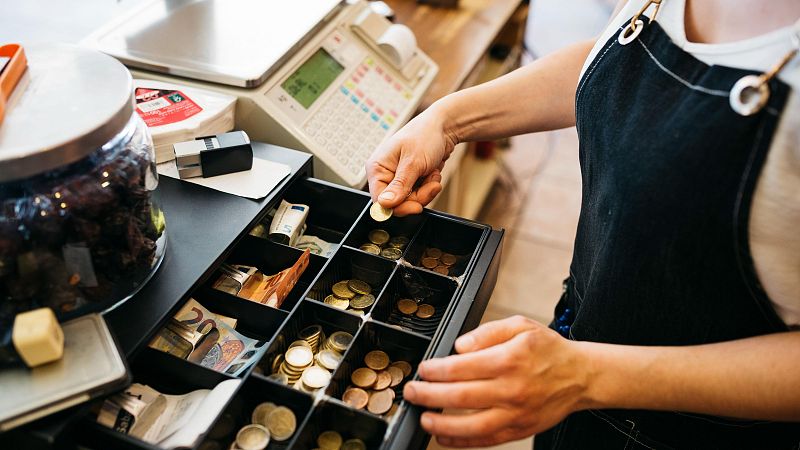 Subsistir con ingesos equivalentes al salario mínimo:  "Siempre vas reduciendo cosas, la comida también”