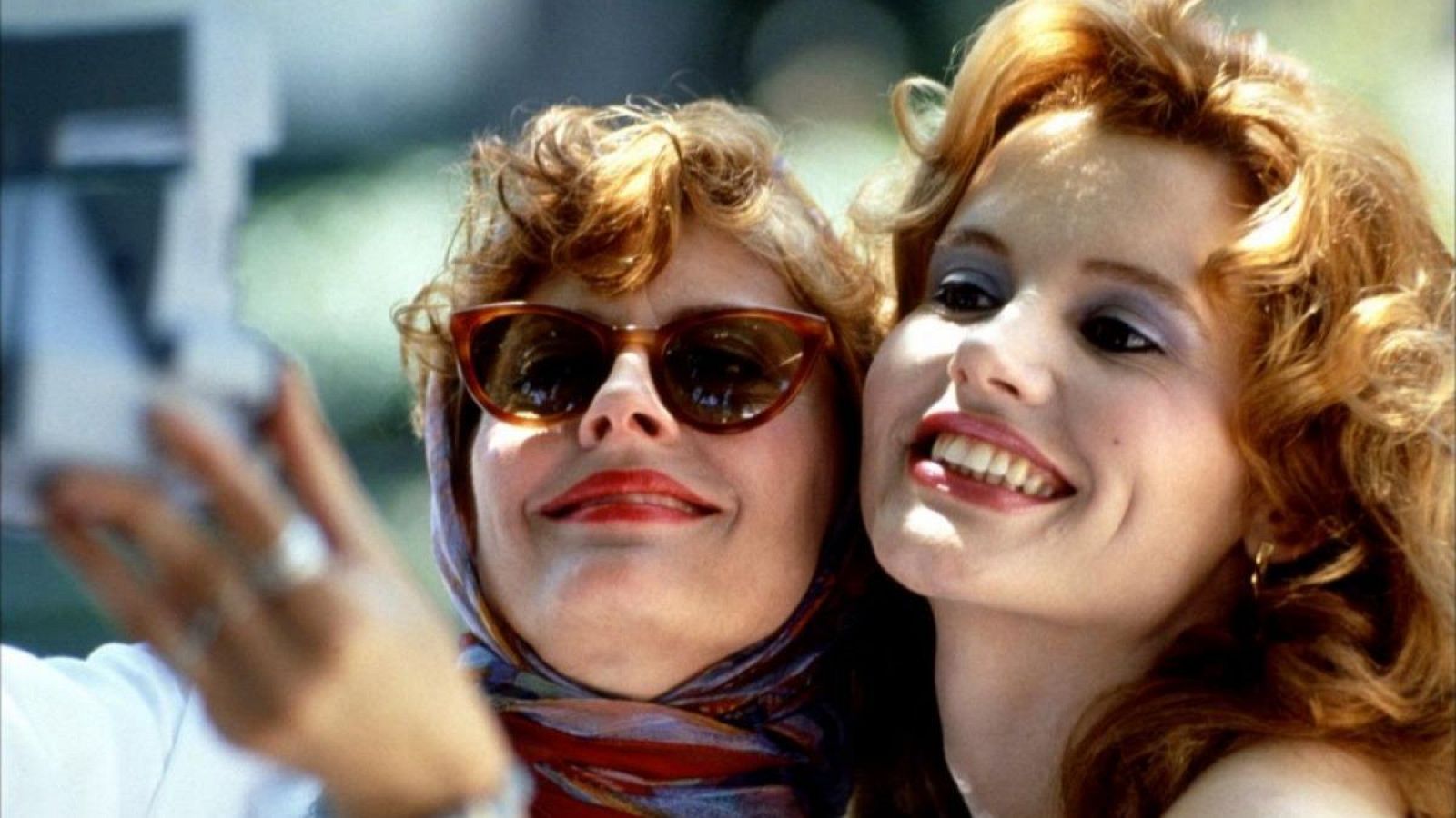 Thelma y Louise: la historia detrás del inesperado bombazo feminista y del beso de las actrices