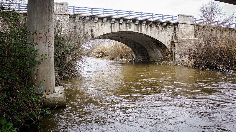 El río Guadarrama a su paso por el poblado de Las Sabinas, en Móstoles, Madrid