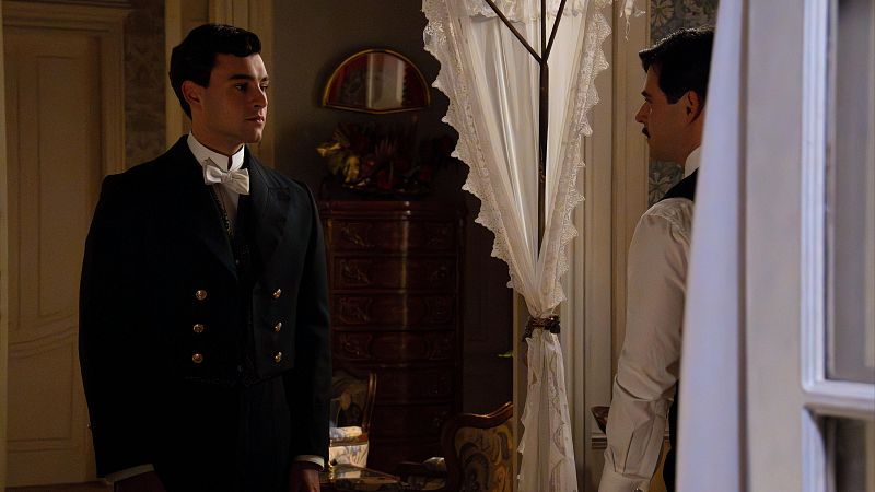 La Promesa: Curro, el nuevo lacayo del palacio