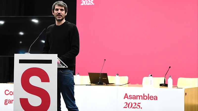 Sumar presume de dar la pelea en el Gobierno con temas como el SMI en el inicio de su asamblea