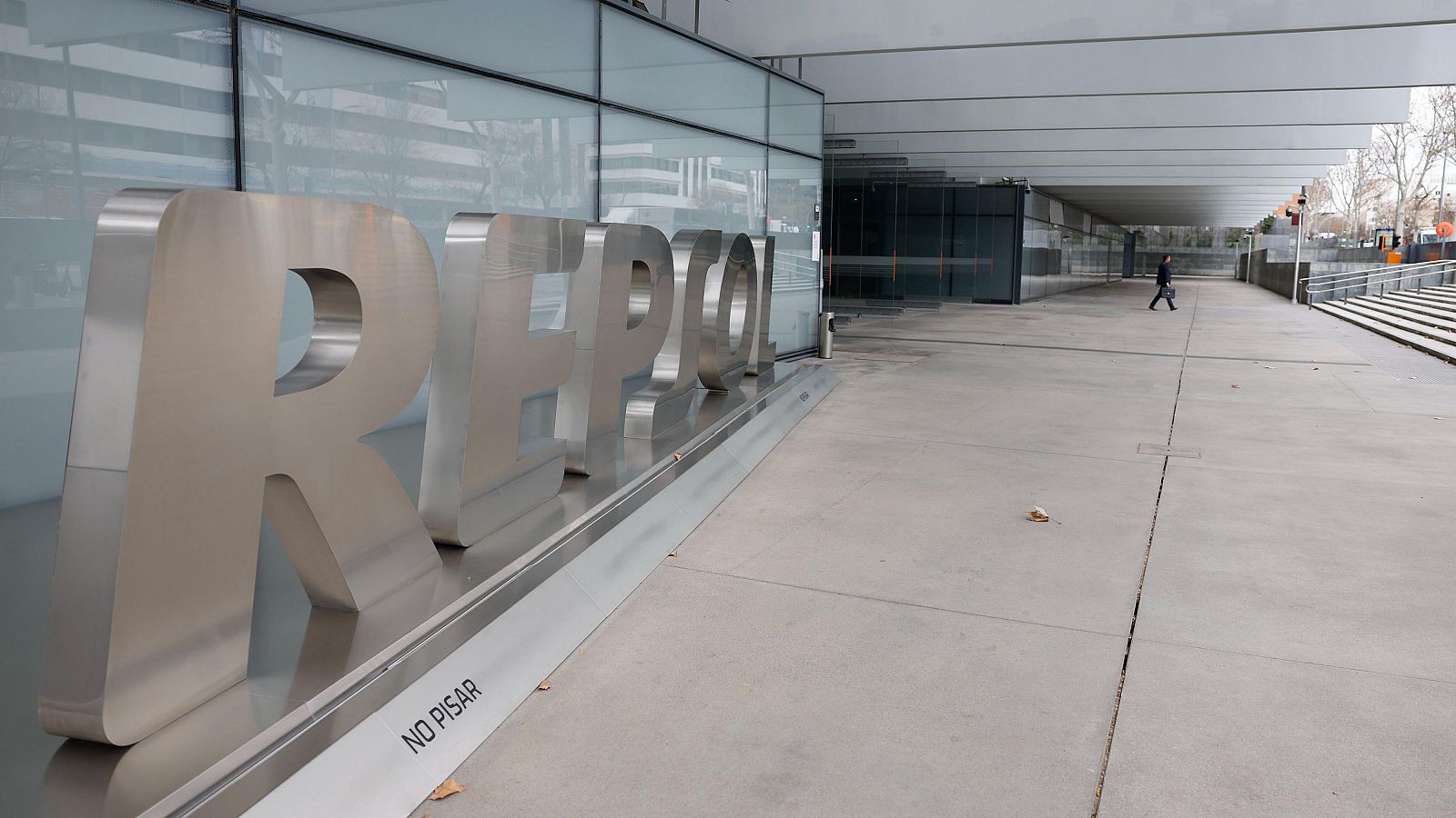 Repsol cae más de 2,6% en bolsa tras decidir Trump revocarle el permiso para extraer crudo de Venezuela