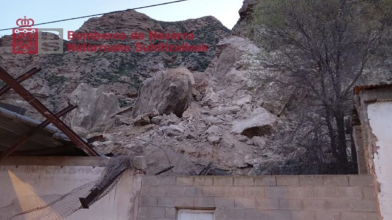 Desalojadas varias viviendas por el deslizamiento de una ladera en Azagra