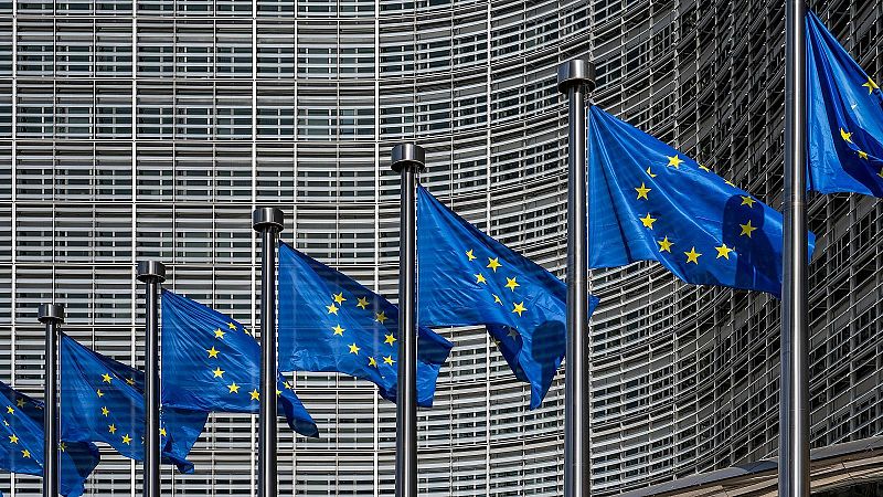 Bruselas prevé impactos en el PIB de hasta el 3,3% en EE.UU. y del 0,6% en la UE hasta 2027 ante aranceles permanentes