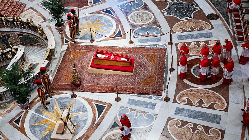 Un donante anonimo pagará el funeral del papa