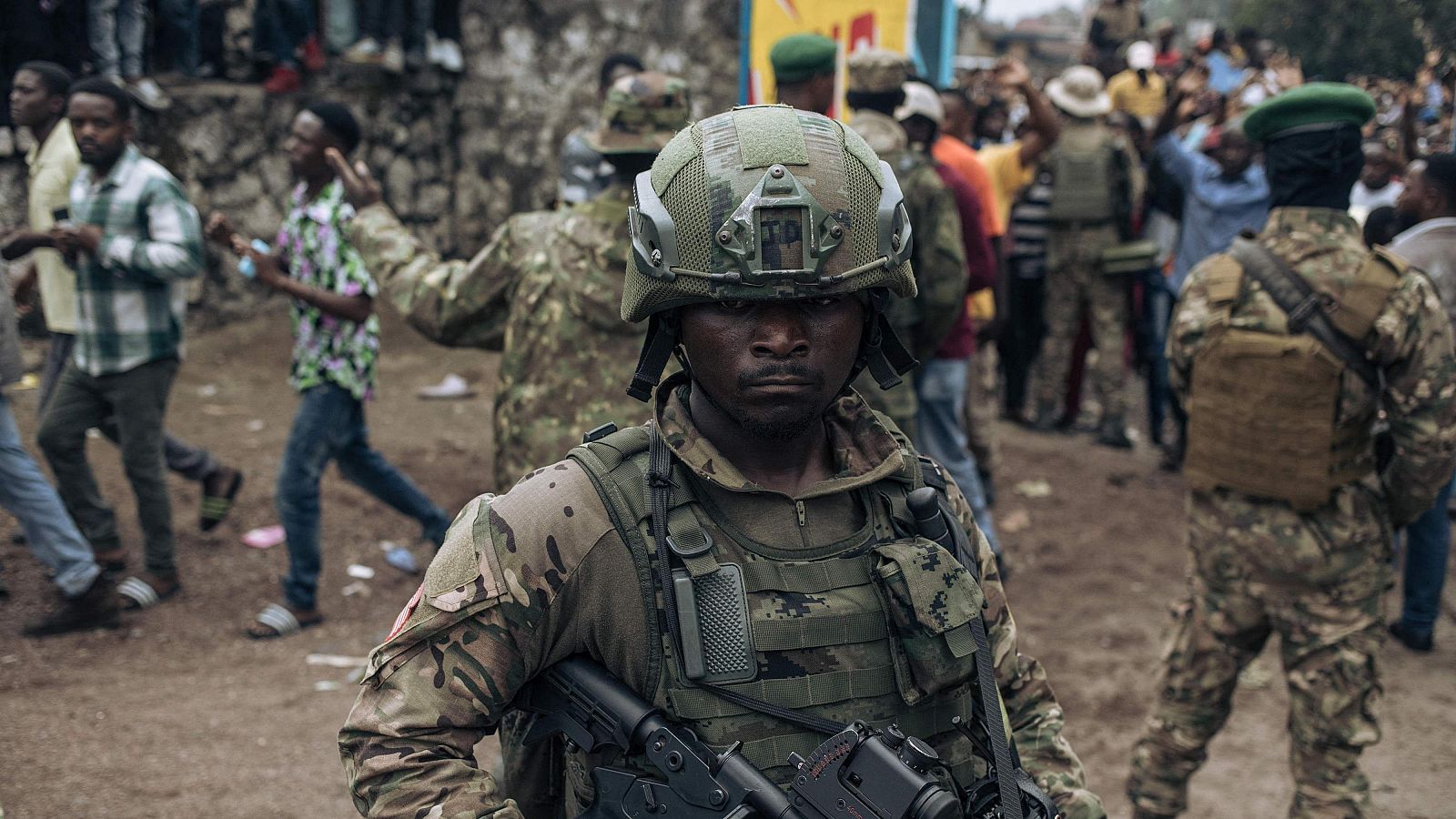 Soldados del M23 patrullan alrededor del Estadio de la Unidad en Goma (Kivu Norte, este de RDC) durante una concentración pública convocada por el grupo armado, 6 de febrero de 2025 - Créditos: Alexis Huguet / AFP