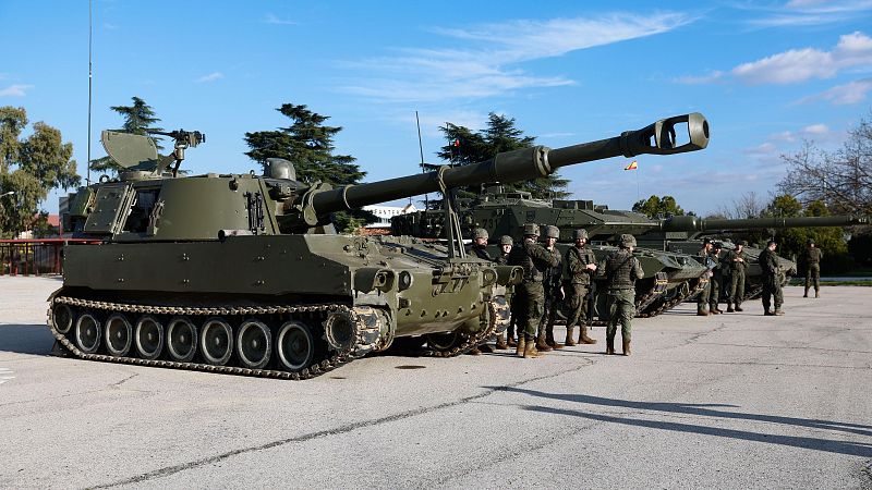 Varios soldados en la base militar 'El Goloso' en Madrid