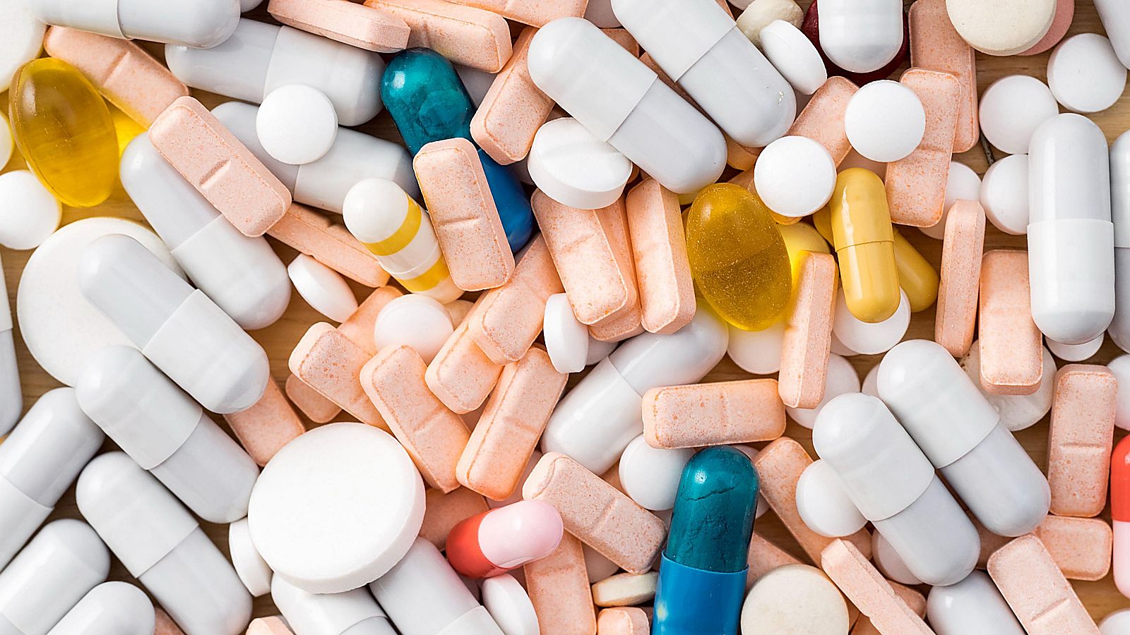 Circulares, rectangulares, capsulas, pastillas..., medicamentos de formas muy diferentes se pueden encontrar en esta imagen