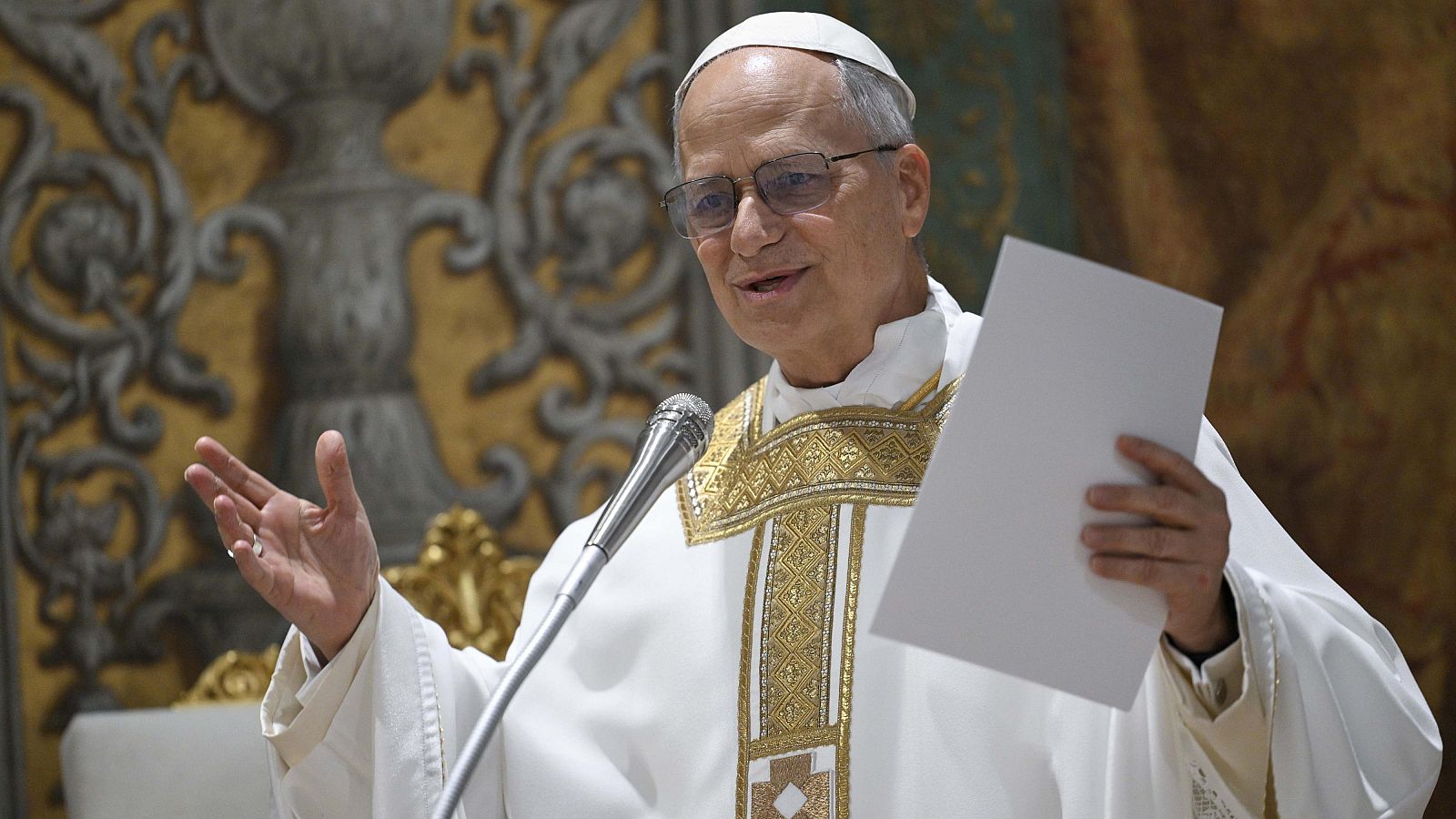El Papa Lleó XIV celebra la Santa Missa pro Ecclesia amb els cardenals a la Capella Sixtina del Vaticà. VATICAN MEDIA / EUROPA PRESS