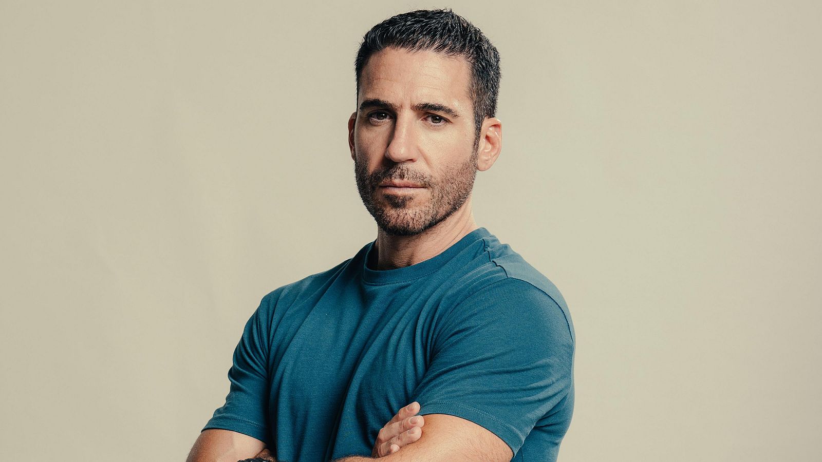 Miguel Ángel Silvestre debuta en RTVE con 'Weiss & Morales'