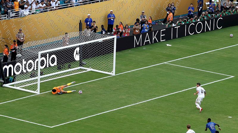 Fede Valverde falla el penalti para el Real Madrid contra el Al Hilal en el Mundial de Clubes