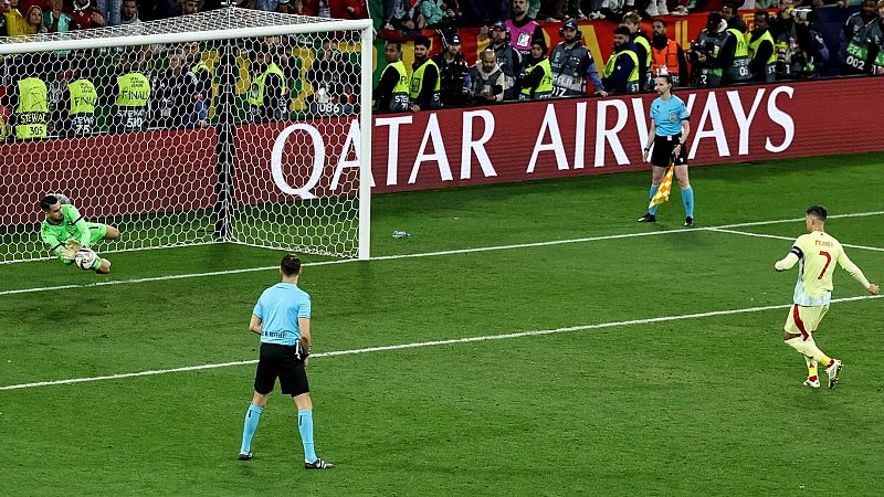 La Policía detiene a un joven por amenazar de muerte al futbolista Álvaro Morata y su familia en redes sociales