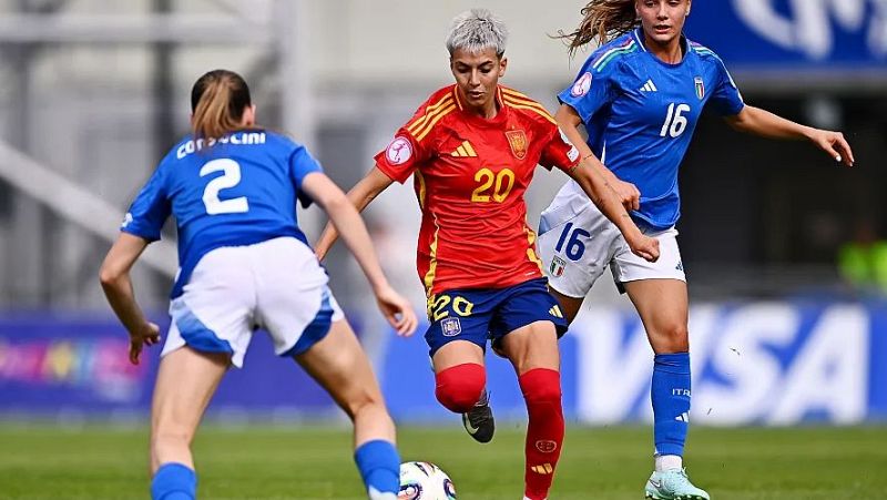 La selección española femenina Sub-19 buscará su cuarta corona Europea tras vencer a Italia en semifinales 2-0