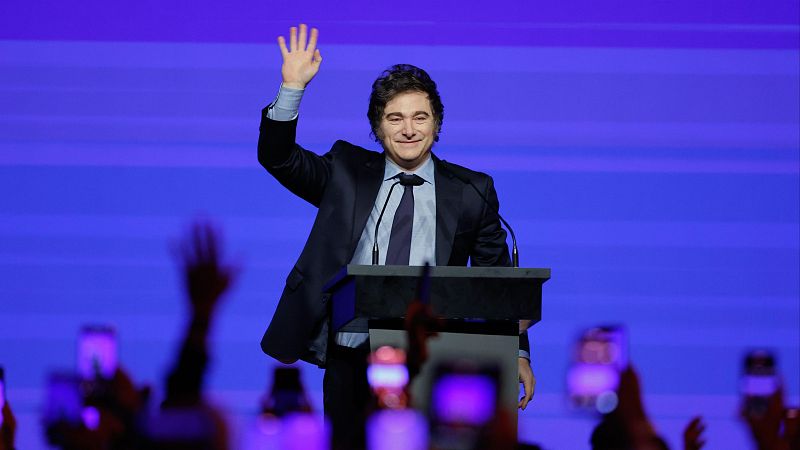 Fotografía de archivo del presidente de Argentina, Javier Milei, pronunciando un discurso en Buenos Aires