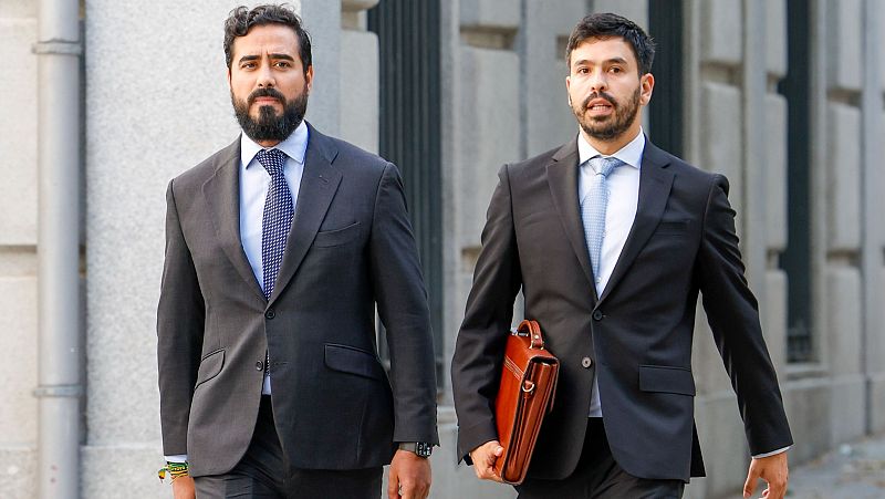 El eurodiputado Luis Pérez Fernández (i), conocido como Alvise