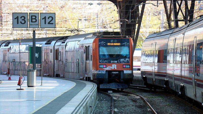 Un tren de Rodalies abandonant l'Estació de França. | ACN