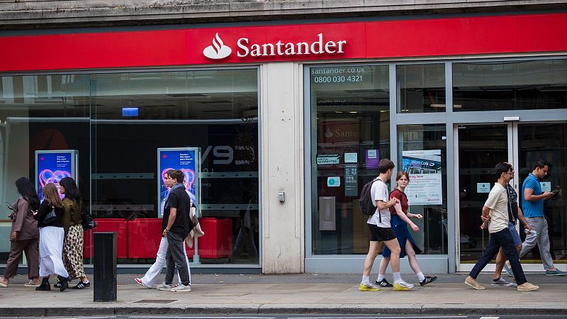 Sabadell vende el banco TSB, su filial británica, al Santander por hasta 3.400 millones de euros